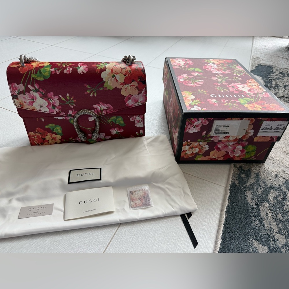 NWT Gucci Red and Pink Floral Dionysus Shoulder Bag with Chain Strap Box Women’s